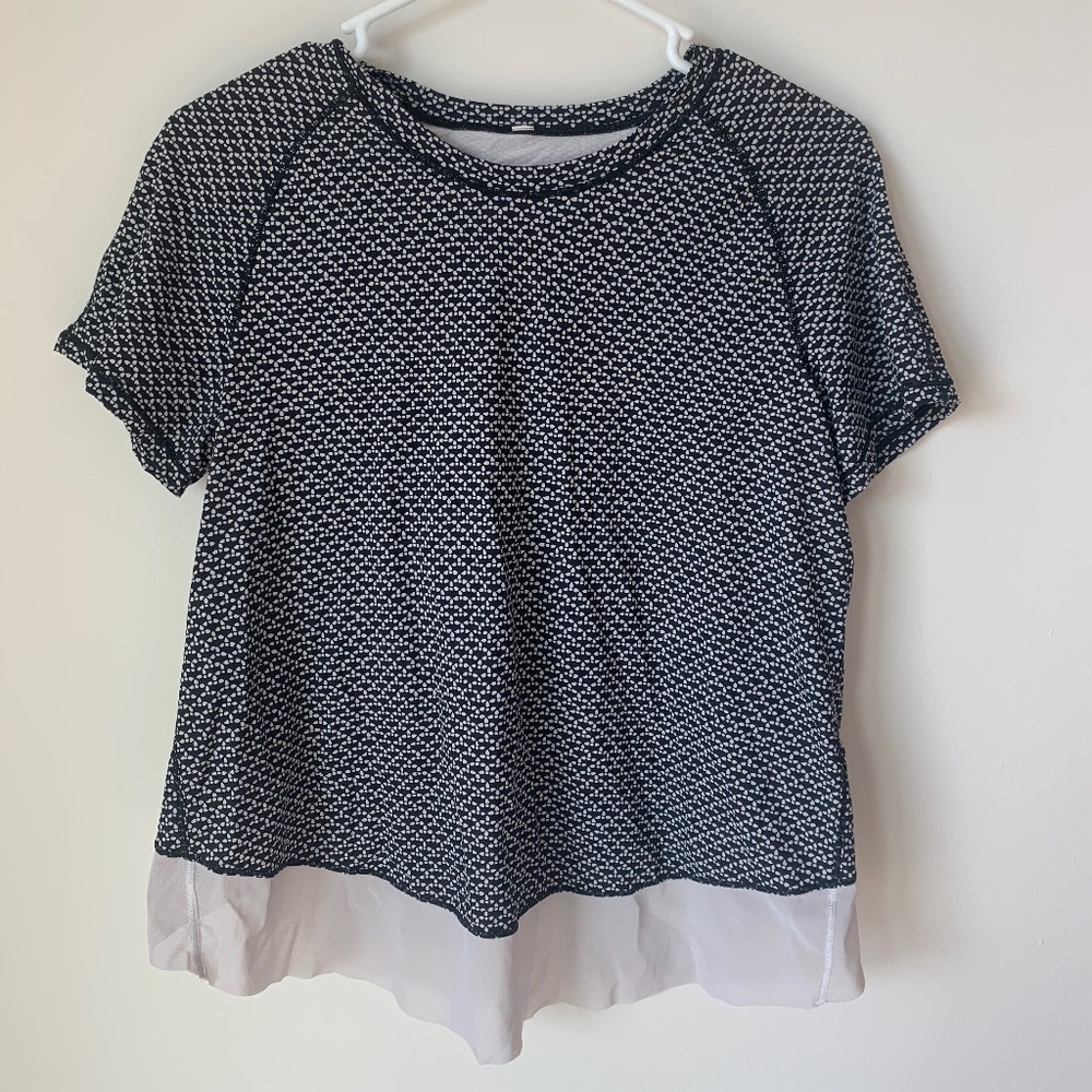Lululemon Quick Pace SS Tee Shirt, Size 6
